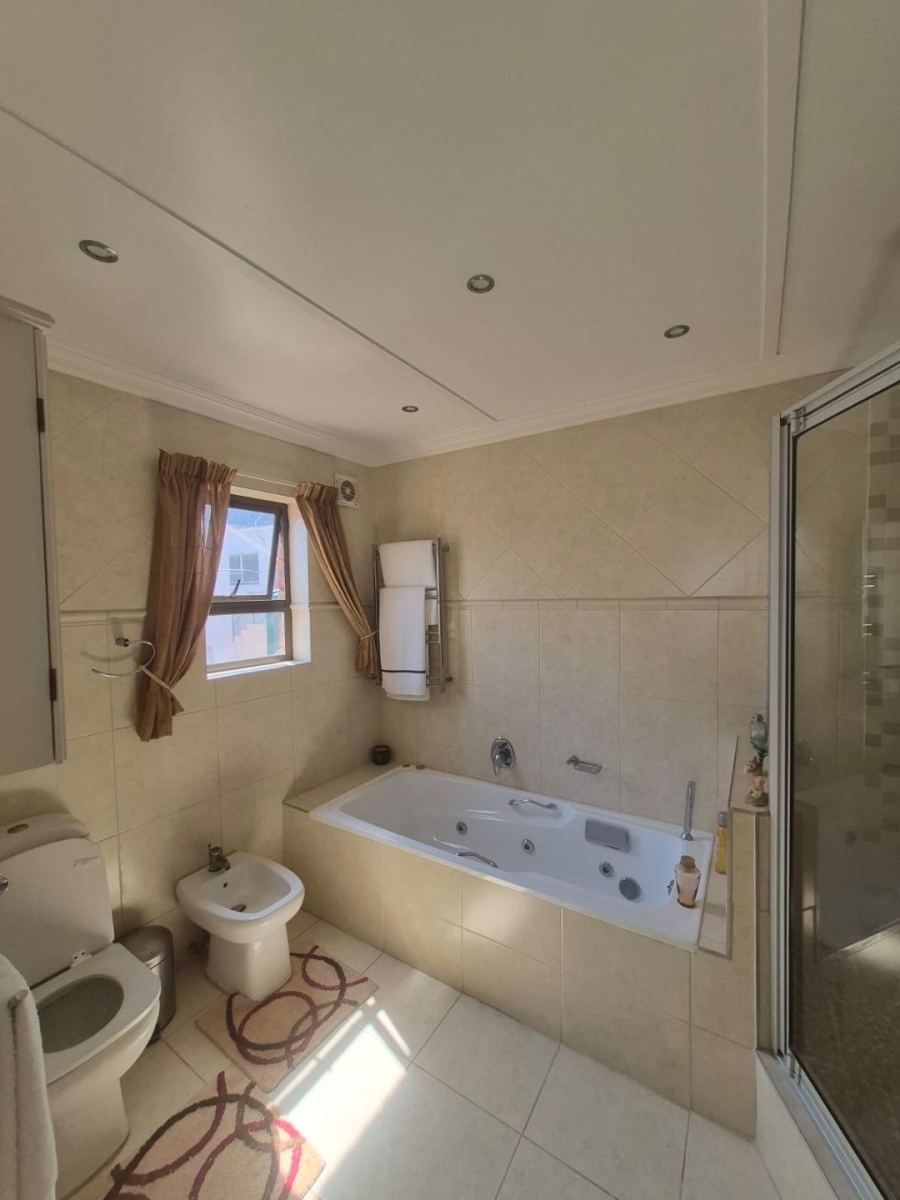 5 Bedroom Property for Sale in Blue Bend Eastern Cape